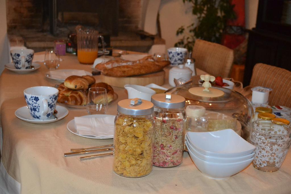 Chambres D'Hotes Domaine Du Hameau Baylesse Saint-Jean-d'Aigues-Vives المظهر الخارجي الصورة