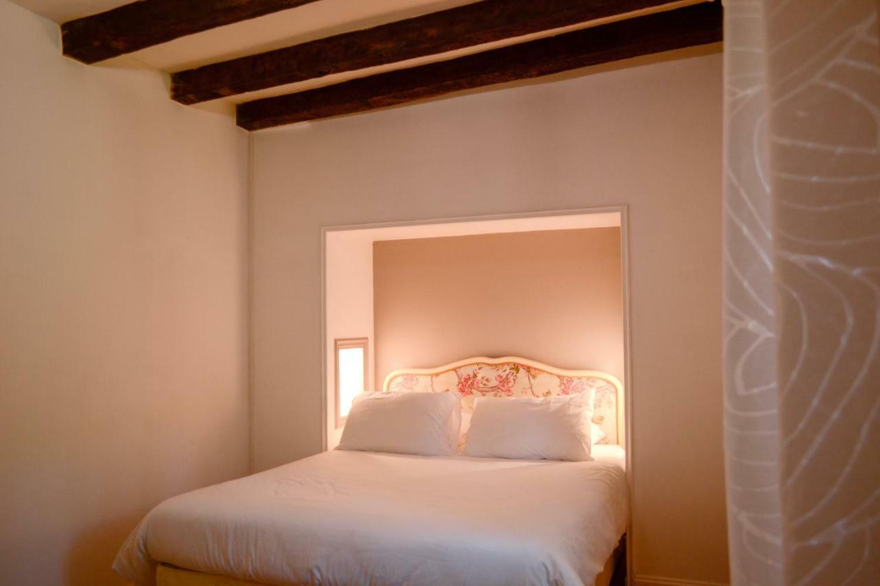 Chambres D'Hotes Domaine Du Hameau Baylesse Saint-Jean-d'Aigues-Vives المظهر الخارجي الصورة